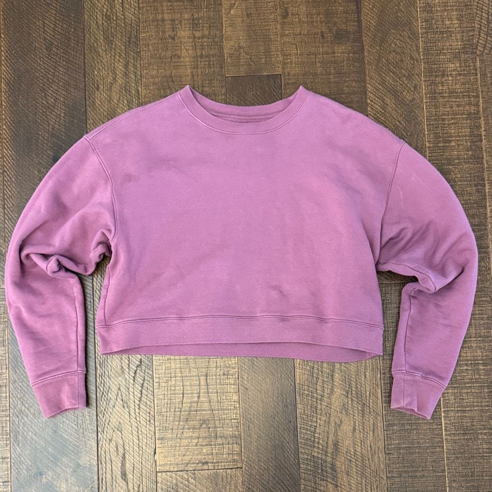 Girlfriend Collective Cropped Crewneck Sweatshirt in Purple